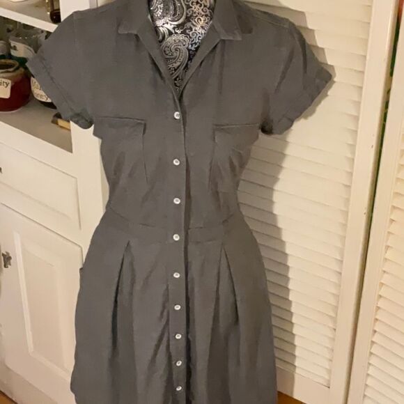 rag & bone Front Button Denim Shirt Dress with 4 pockets. 100% Cotton. - Picture 4 of 17